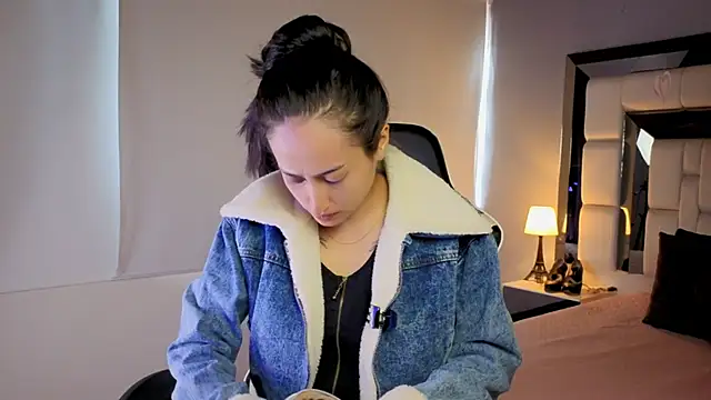 Adhara7 online show from February 20, 8:20 pm