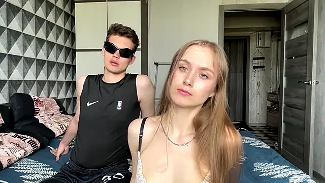 merycouple online show from June 22, 2:49 am