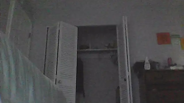 sarahkat86 online show from June 1, 10:21 pm