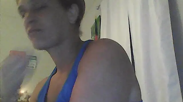 sarahkat86 online show from April 15, 12:11 am