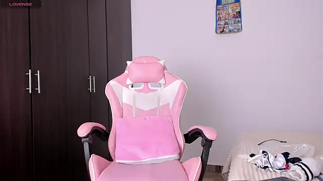 kendal hot01 online show from March 21, 6:24 pm