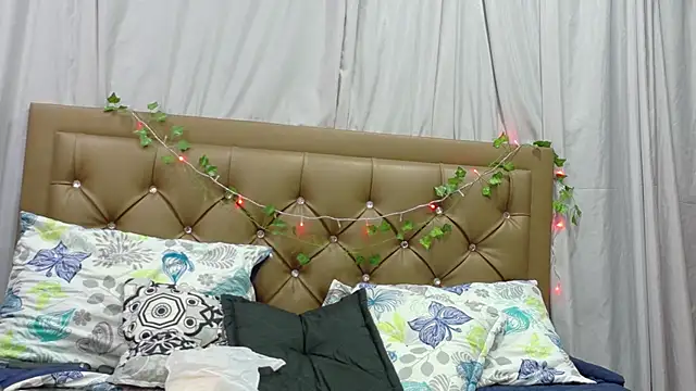 didoelizabeth online show from December 15, 1:27 pm