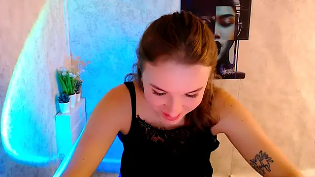 Snapshot of JuliaTopp_ chatting on October 11, 8:08 am JuliaTopp  online show from October 11, 8:08 am