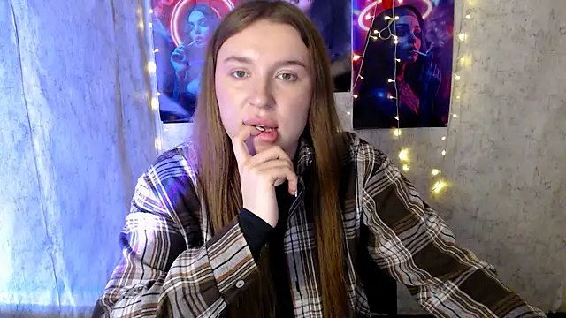 JuliaTopp  online show from February 16, 7:19 am