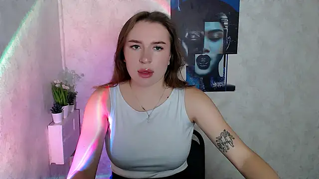 Snapshot of JuliaTopp_ chatting on October 16, 5:43 am JuliaTopp  online show from October 16, 5:43 am