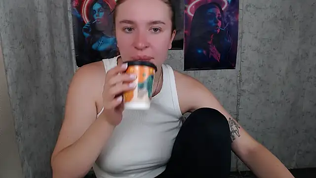 Snapshot of JuliaTopp_ chatting on September 15, 7:43 pm JuliaTopp  online show from September 15, 7:43 pm