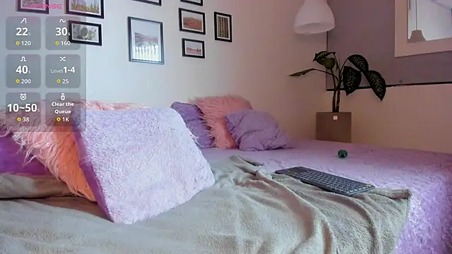 Coco joness online show from October 6, 8:13 pm