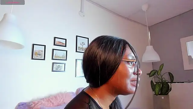 Coco joness online show from October 31, 8:02 pm