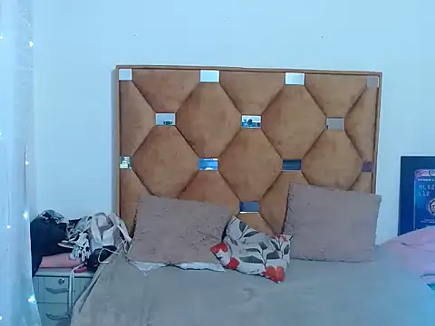 CATTALINAHOT online show from April 1, 5:52 am