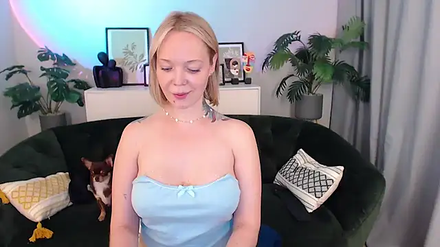 Natalee Love online show from October 10, 1:21 am