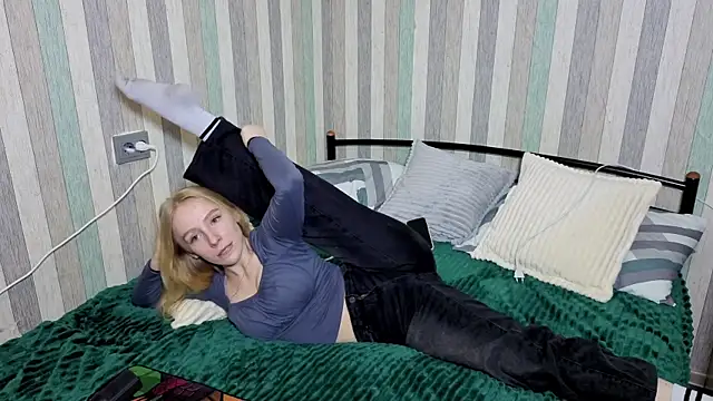 Emily0303 online show from September 21, 6:17 pm