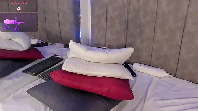 luna78hard online show from February 20, 6:26 am