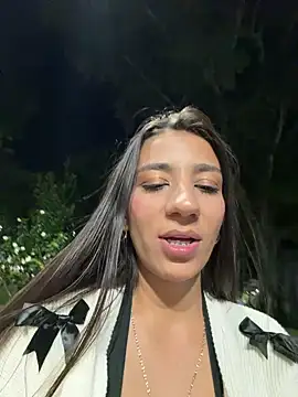 -juicy  online show from December 4, 11:49 pm