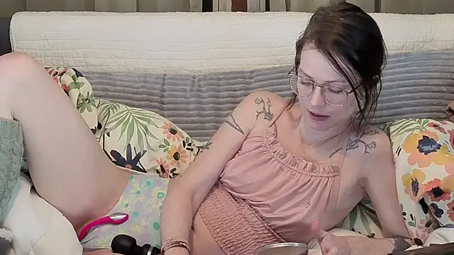 kohlbird online show from December 4, 4:15 am