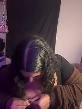 1n0nlythroat online show from December 19, 7:00 am