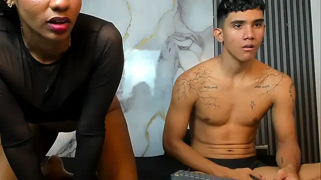 RihanandDrake online show from October 2, 3:33 am