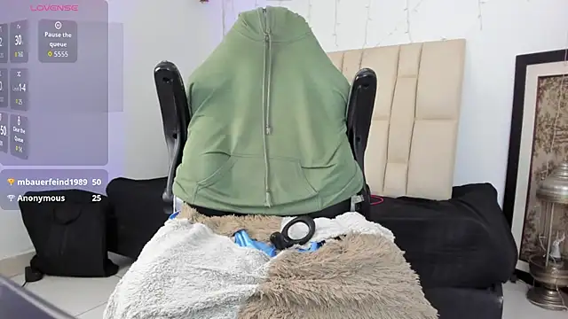 blue wxw online show from December 23, 3:21 am