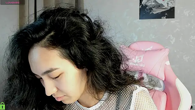 FlirtyAura online show from December 5, 4:34 am