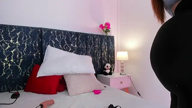 katte landerr online show from April 10, 1:28 pm