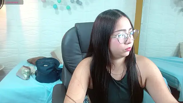 tinisweet online show from March 31, 1:44 pm