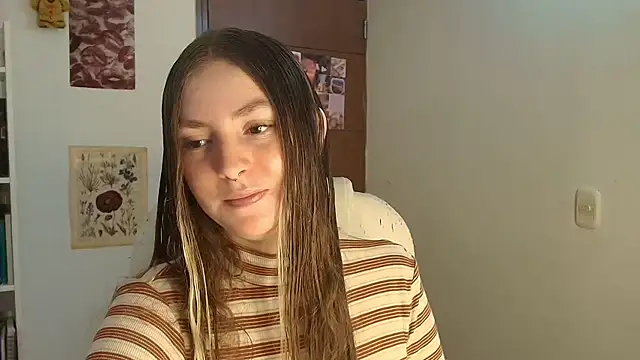 velvet  moon online show from January 5, 9:07 pm