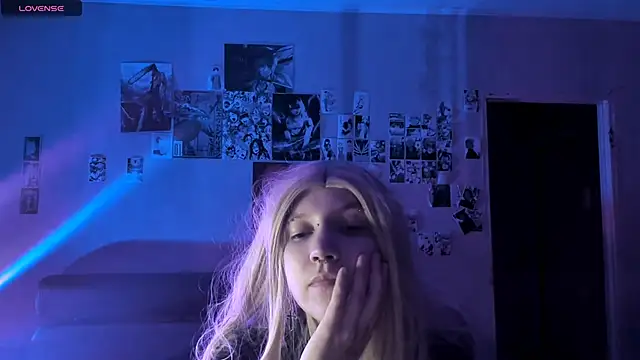 Akira-ivy online show from September 16, 9:01 pm