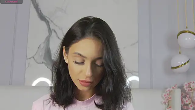 AdoraCortes online show from October 11, 5:01 am