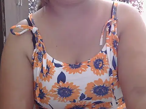 Snapshot of Roxy_sweety_ chatting on October 2, 4:50 am Roxy sweety  online show from October 2, 4:50 am