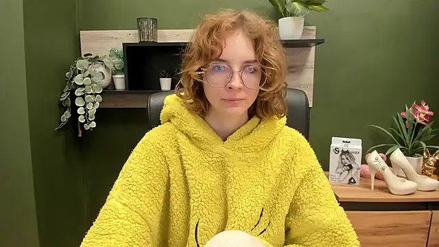 juicyPenny online show from October 21, 6:17 am