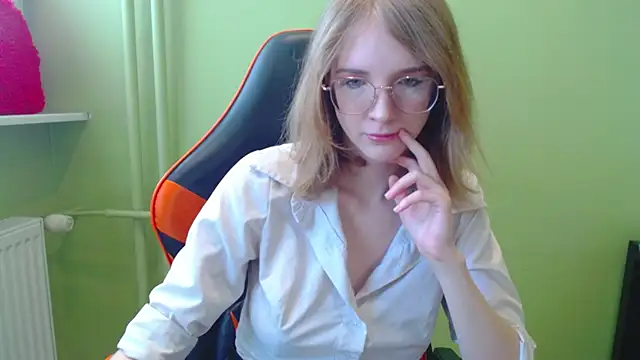 juicyPenny online show from March 26, 7:54 am