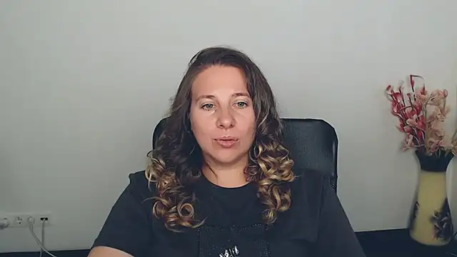 Snapshot of Darklure_ chatting on September 12, 2:02 pm Darklure  online show from September 12, 2:02 pm