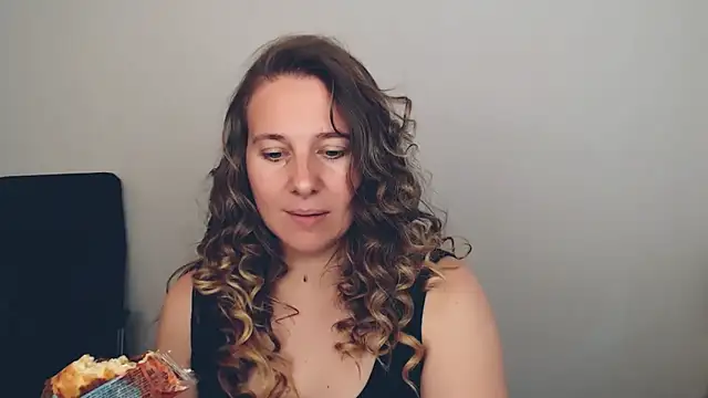 Snapshot of Darklure_ chatting on September 24, 2:27 pm Darklure  online show from September 24, 2:27 pm