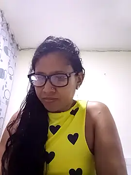 Snapshot of PERLA_BLACK_ chatting on October 22, 3:44 am PERLA BLACK online show from October 22, 3:44 am