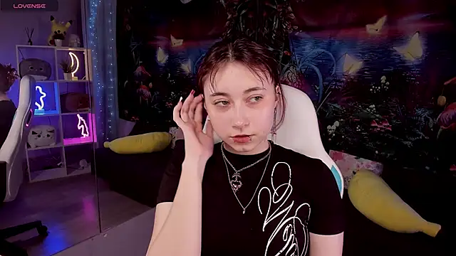 ClaraParks online show from March 29, 7:57 pm