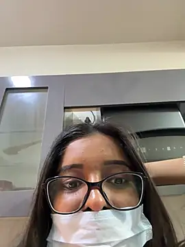 desitease online show from February 12, 4:30 pm