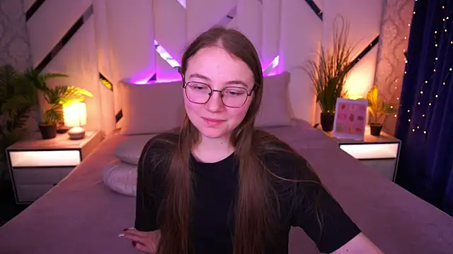 ArrinaWairr online show from February 11, 9:33 am