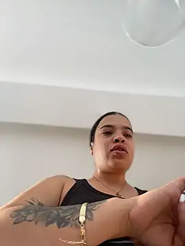 JuanitaMore01 online show from March 9, 9:18 pm