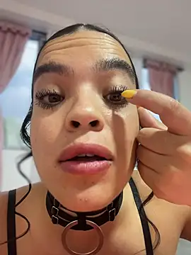 JuanitaMore01 online show from February 6, 10:46 pm