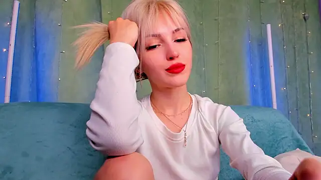 LisaFoxyMe online show from March 21, 2:27 am