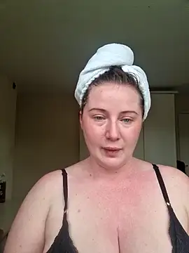 RosieMilff online show from November 14, 10:04 am