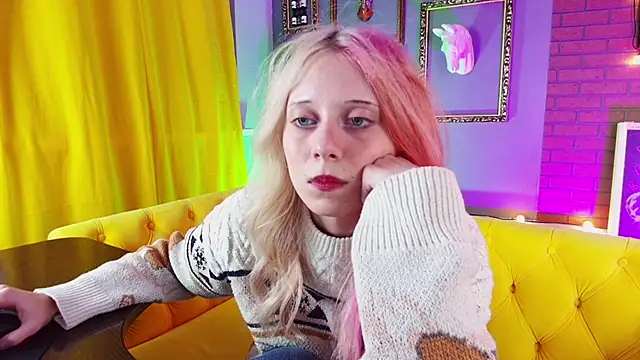 SakuraBliss online show from October 17, 2:20 pm