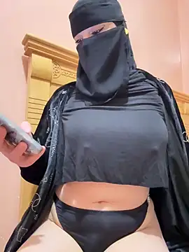  Laiali  online show from April 12, 3:04 pm