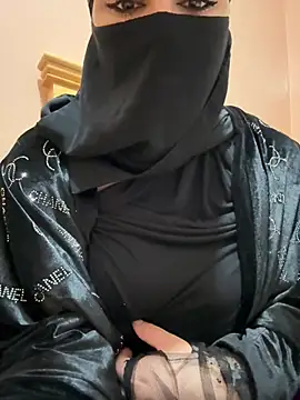  Laiali  online show from February 28, 10:42 pm