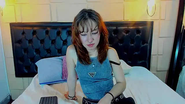 Sharlot Gallego online show from November 21, 11:51 pm