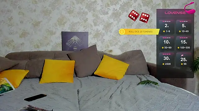 Julia Giulia online show from February 17, 1:43 pm