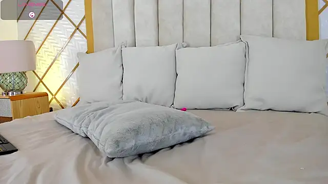 cocoamore online show from January 9, 11:36 am