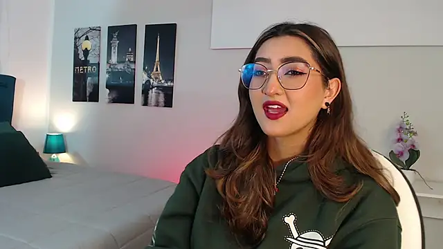 Snapshot of madame_lottie chatting on September 12, 12:34 pm madame lottie online show from September 12, 12:34 pm