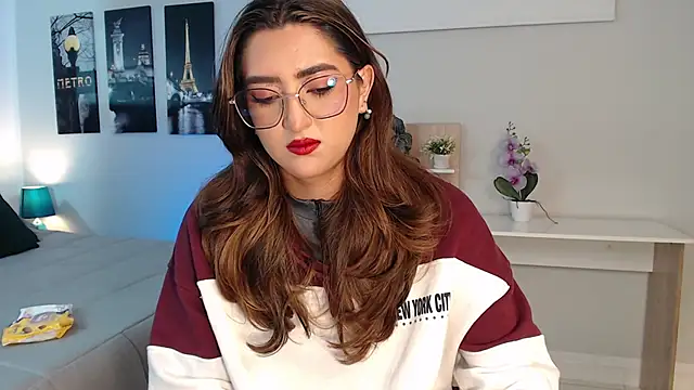 Snapshot of madame_lottie chatting on September 13, 12:35 pm madame lottie online show from September 13, 12:35 pm