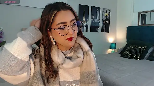 Snapshot of madame_lottie chatting on October 6, 12:33 pm madame lottie online show from October 6, 12:33 pm