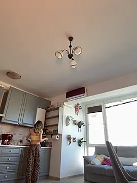 BabyAnais online show from April 8, 7:43 am